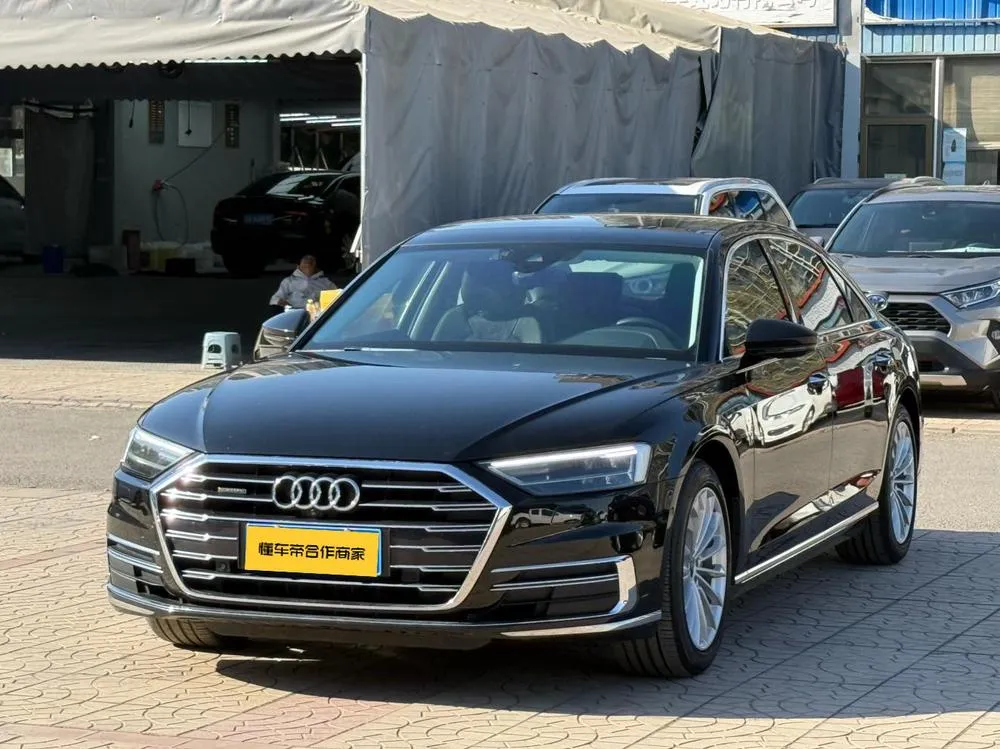 Audi A8, 2022