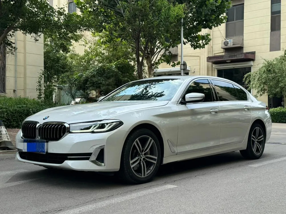 BMW 5-Series, 2022