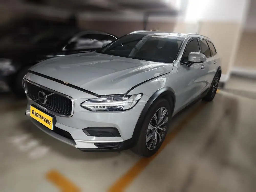 Volvo V90, 2025