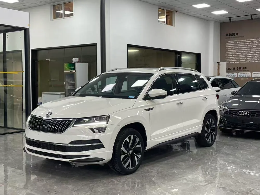 Skoda Karoq TSI280 Prestige Edition, 2023 — фото 1