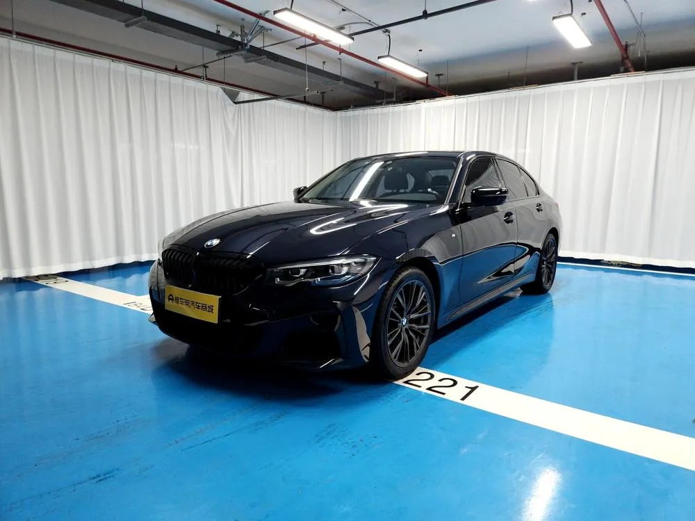 BMW 3-Series, 2022
