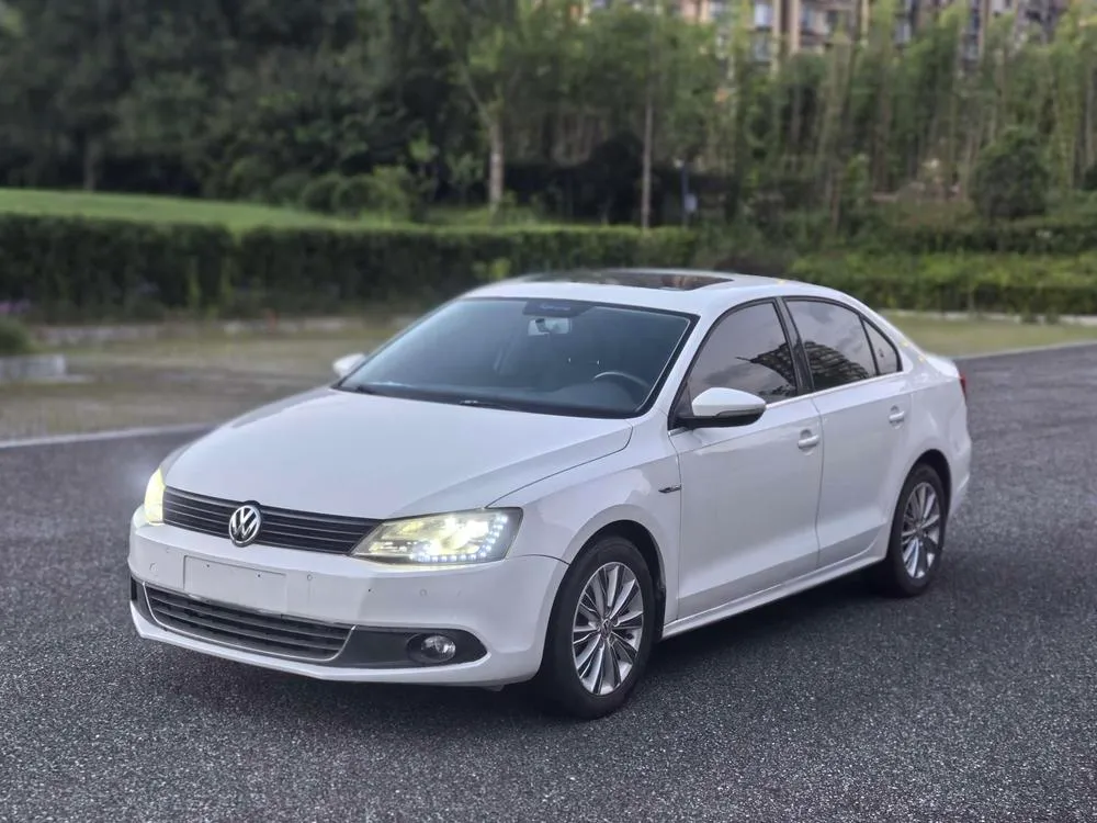Volkswagen Sagitar, 2014