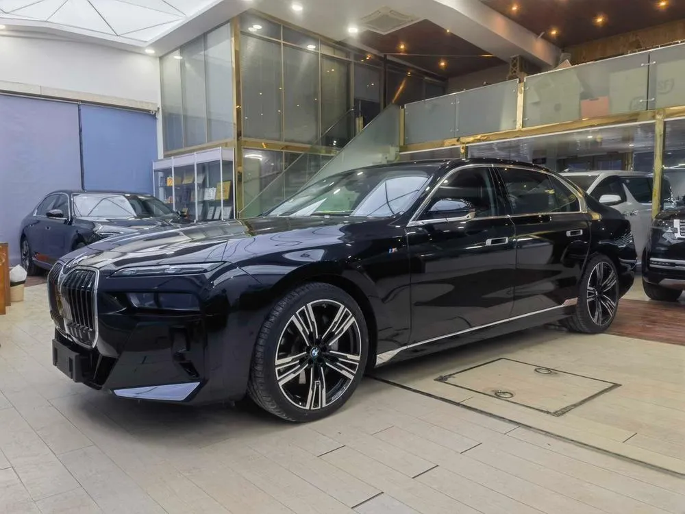 BMW 7-Series, 2023