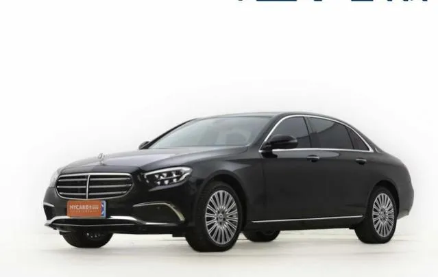 Mercedes-Benz E-Class E 300 L Luxury Version, 2022 — фото 1