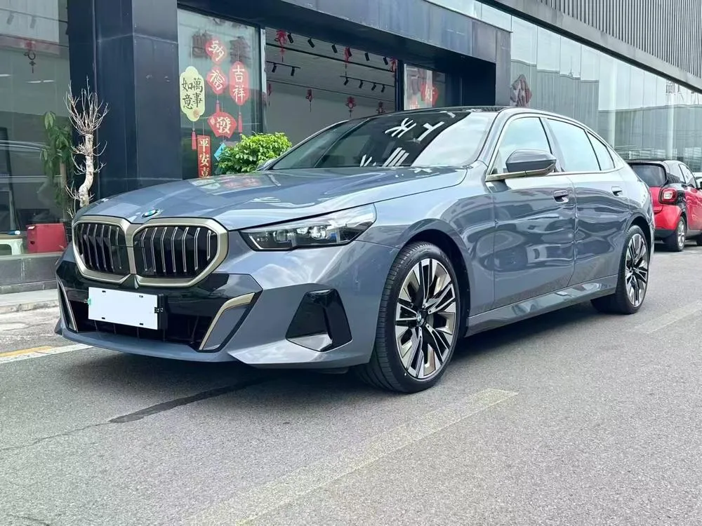 BMW 5-Series, 2024