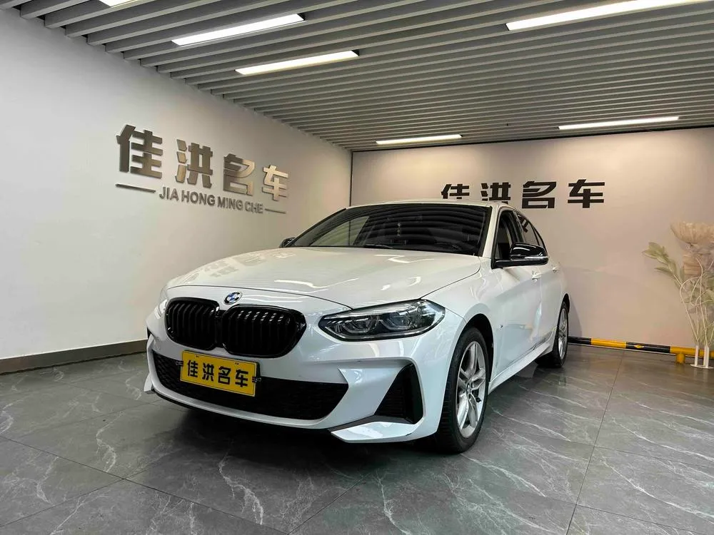 BMW 1-Series 120i M Sport Edition, 2021 — фото 1