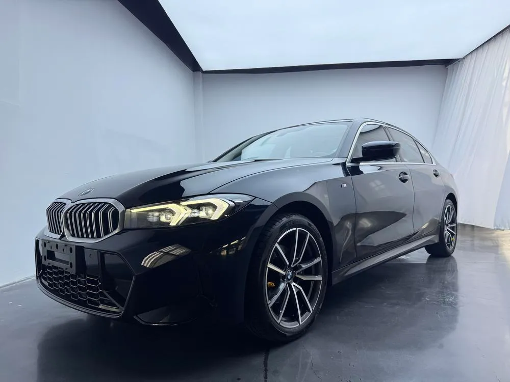 BMW 3-Series, 2023