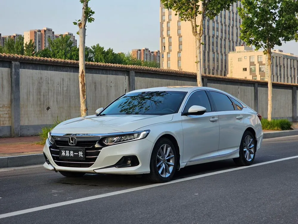 Honda Accord 260TURBO Luxury Edition, 2022 — фото 1