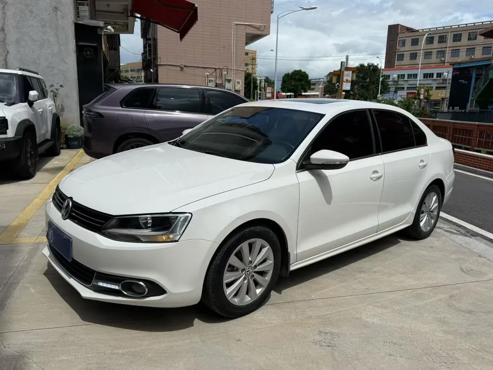 Volkswagen Sagitar, 2014