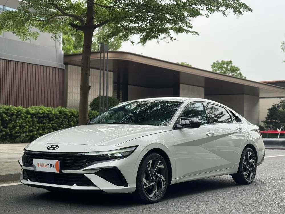Hyundai Elantra, 2023