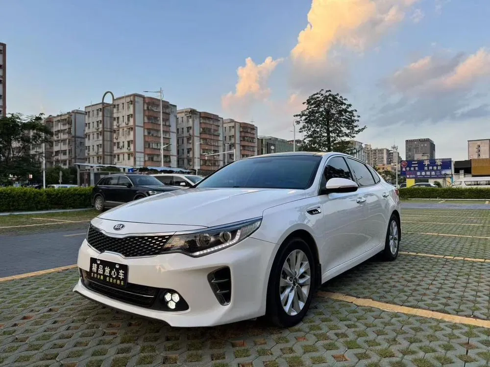 Kia K5, 2016