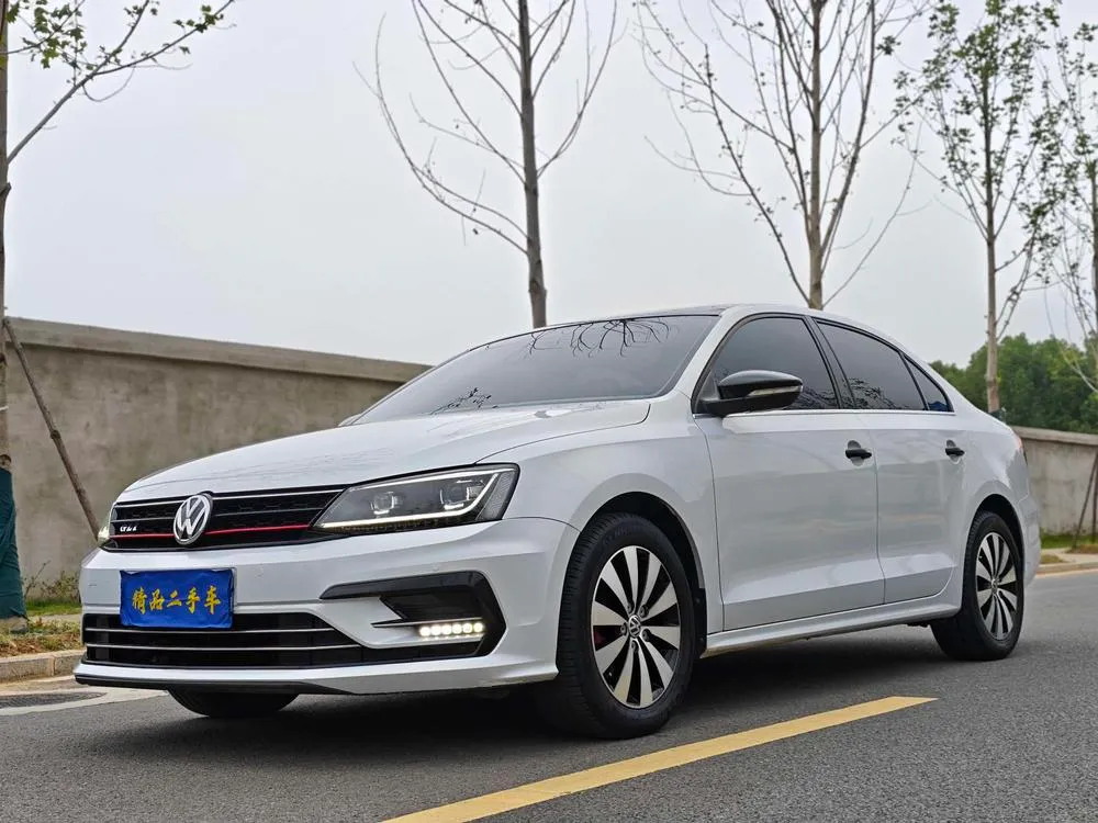 Volkswagen Sagitar, 2014