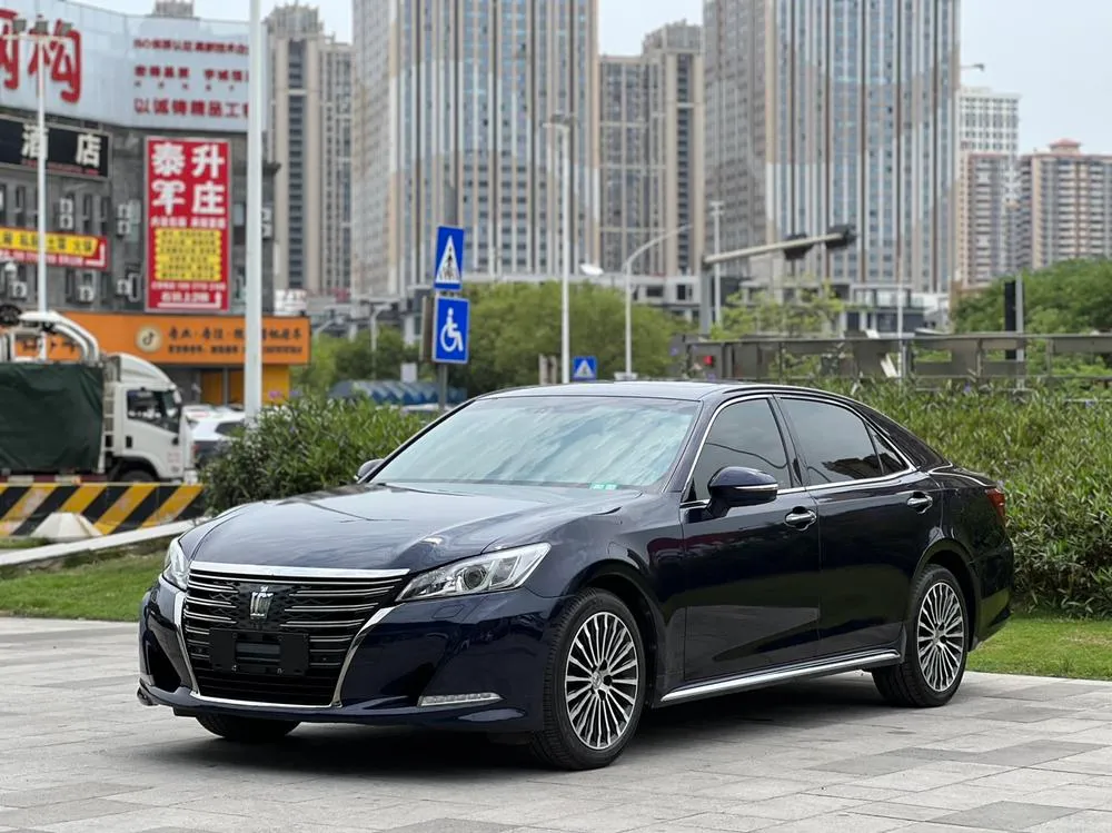 Toyota Crown, 2018