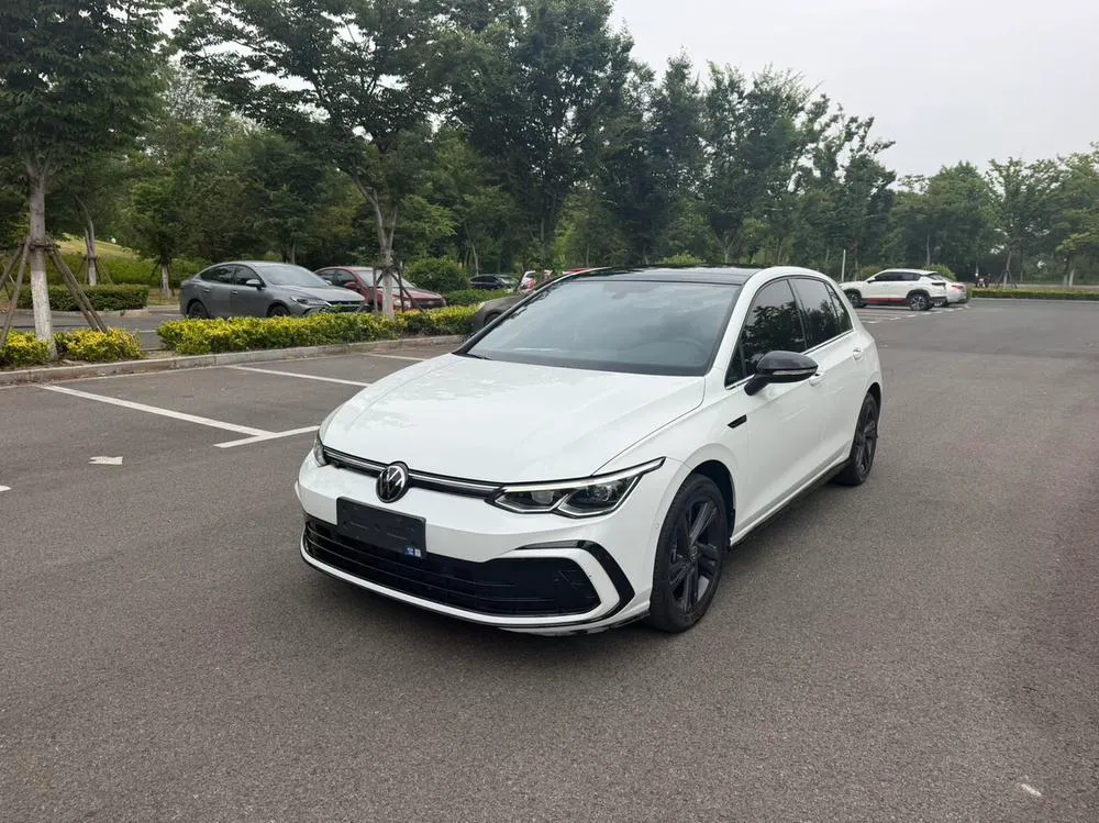 Volkswagen Golf, 2023