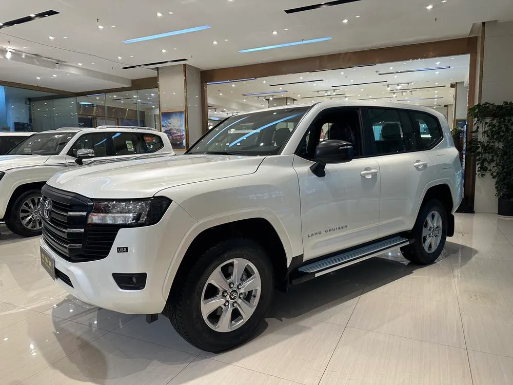 Toyota Land Cruiser (Import), 2025