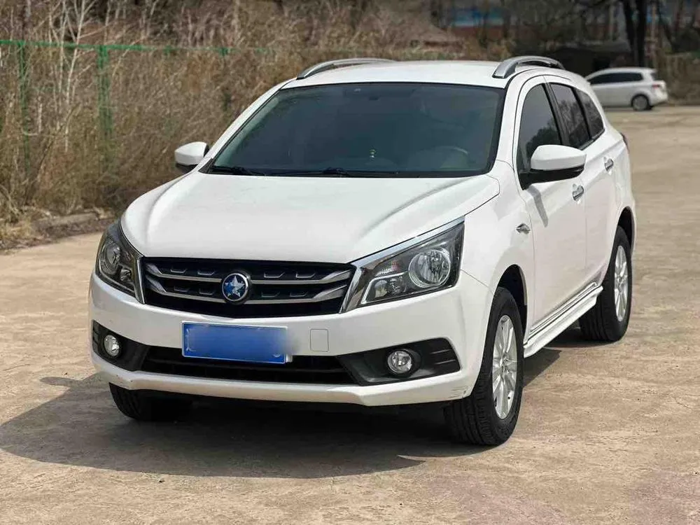 Venucia T70 2.0L CVT Edition, 2016 — фото 1