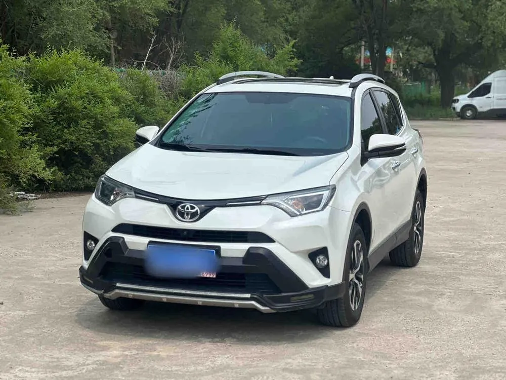 Toyota RAV4 2.0L CVT 2WD Style X Edition, 2018 — фото 1
