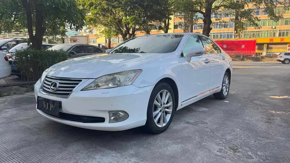 Lexus ES 240 Luxury Edition, 2010 — фото 1