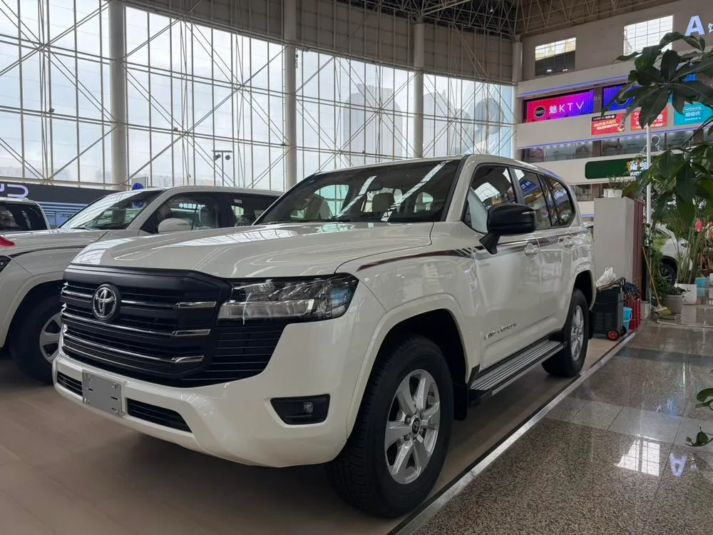 Toyota Land Cruiser (Import), 2025