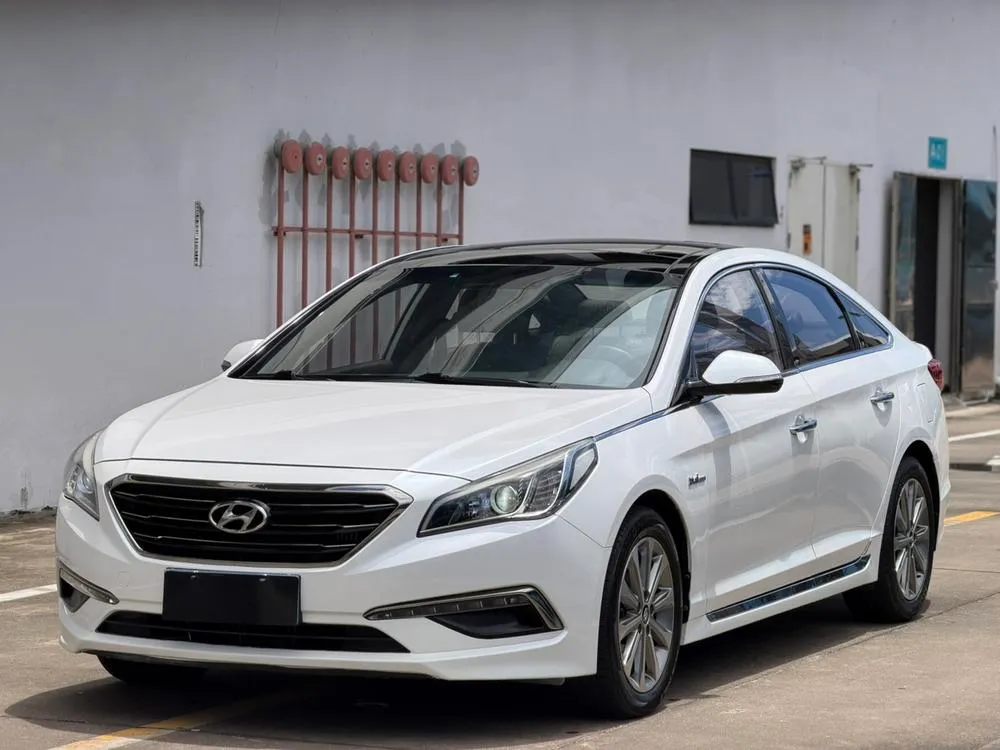 Hyundai Sonata LF 1.6T GLS Smart Version, 2015 — фото 1