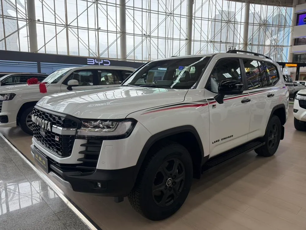 Toyota Land Cruiser (Import), 2025