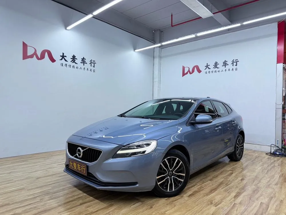 Volvo V40, 2018