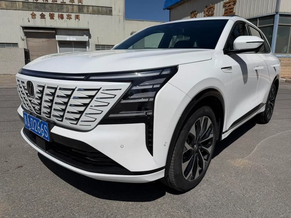 Changan CS75 PLUS Ultra 2.0T Blue Version, 2025 — фото 1