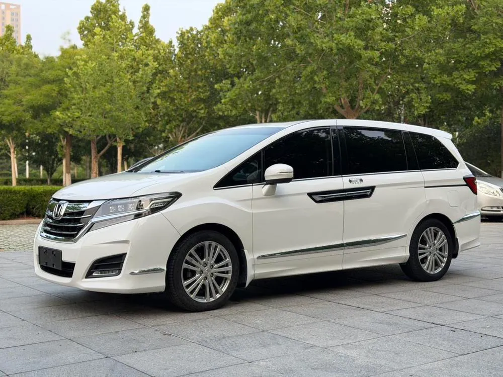 Honda Elysion 2.4L Luxury Edition, 2016 — фото 1