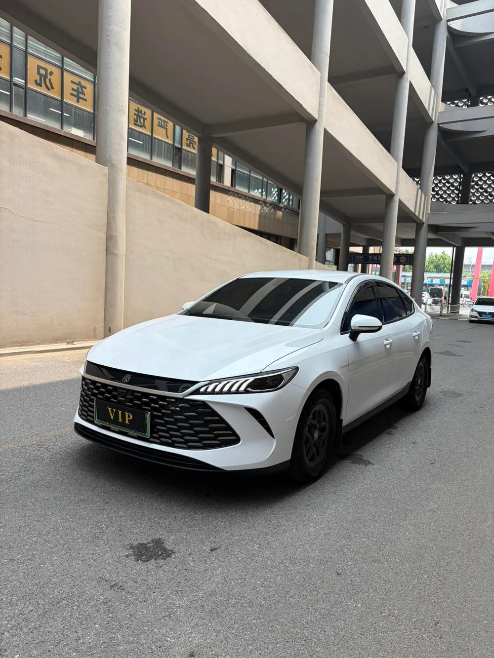 BYD Qin PLUS DM Smart Drive Edition DM-i 55KM Leading Version, 2025 — фото 1