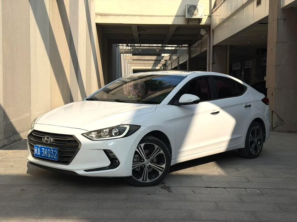 Hyundai Elantra Lingdong 1.4T Dual Clutch Stylish · Version, 2018 — фото 1
