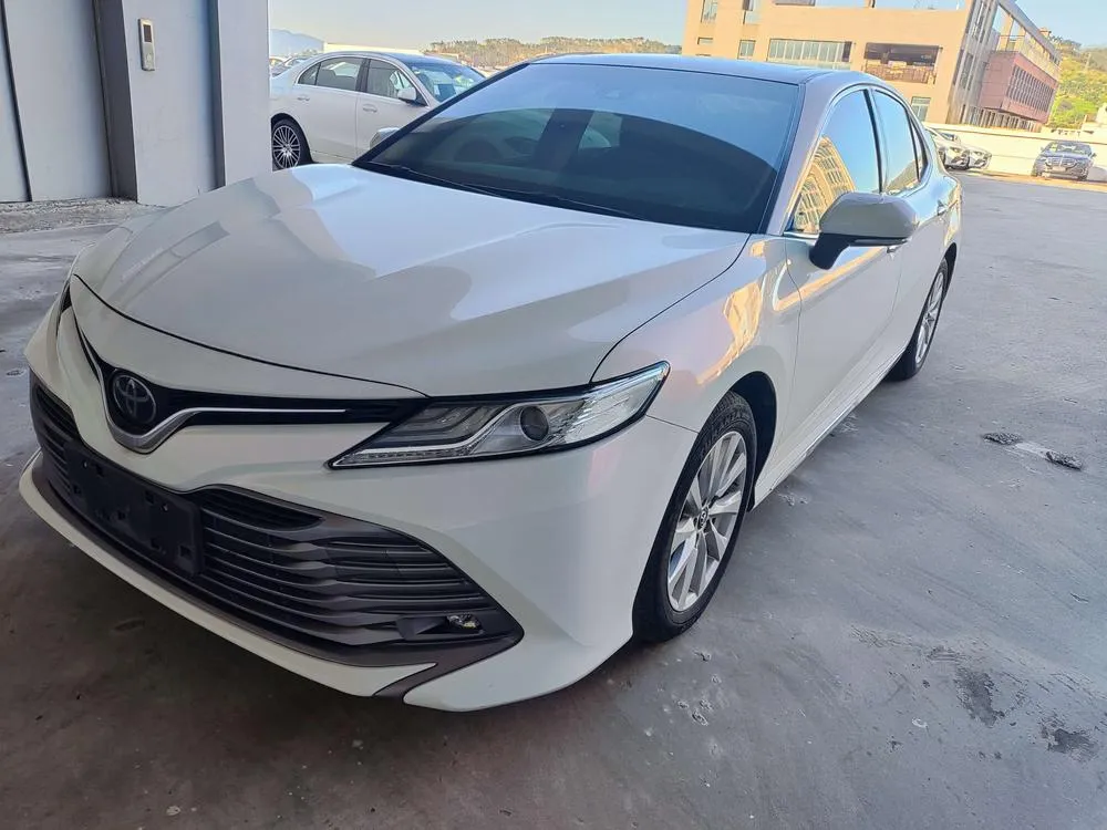 Toyota Camry Facelift 2.0G Luxury Edition, 2019 — фото 1