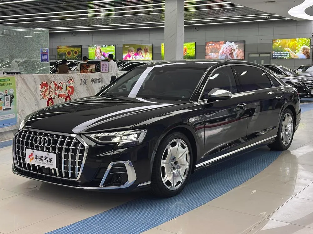 Audi A8, 2022