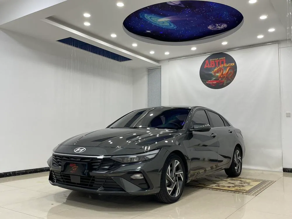 Hyundai Elantra, 2023