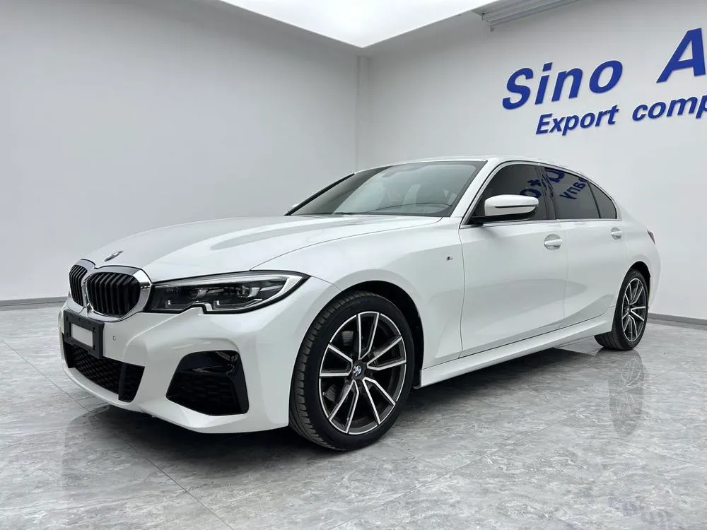 BMW 3-Series, 2022