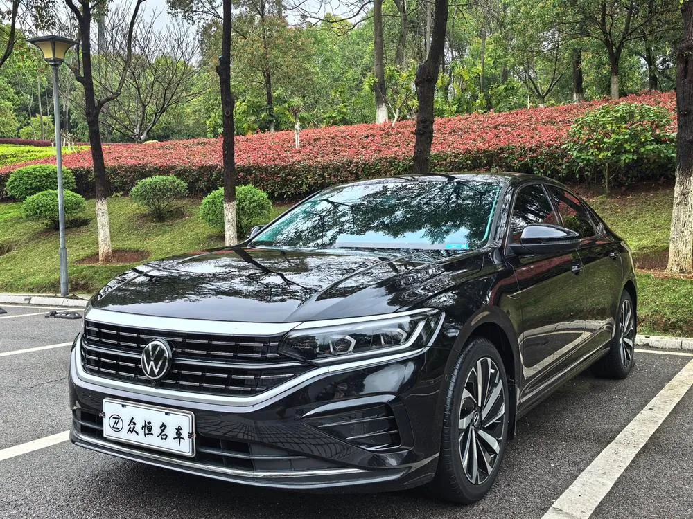 Volkswagen Passat Facelift 330TSI Luxury Edition, 2023 — фото 1