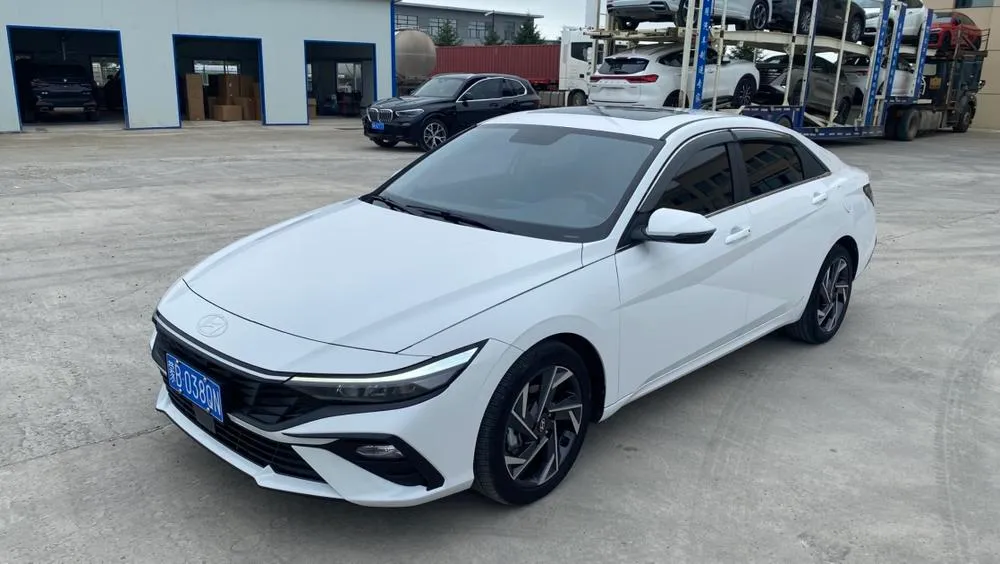 Hyundai Elantra, 2023