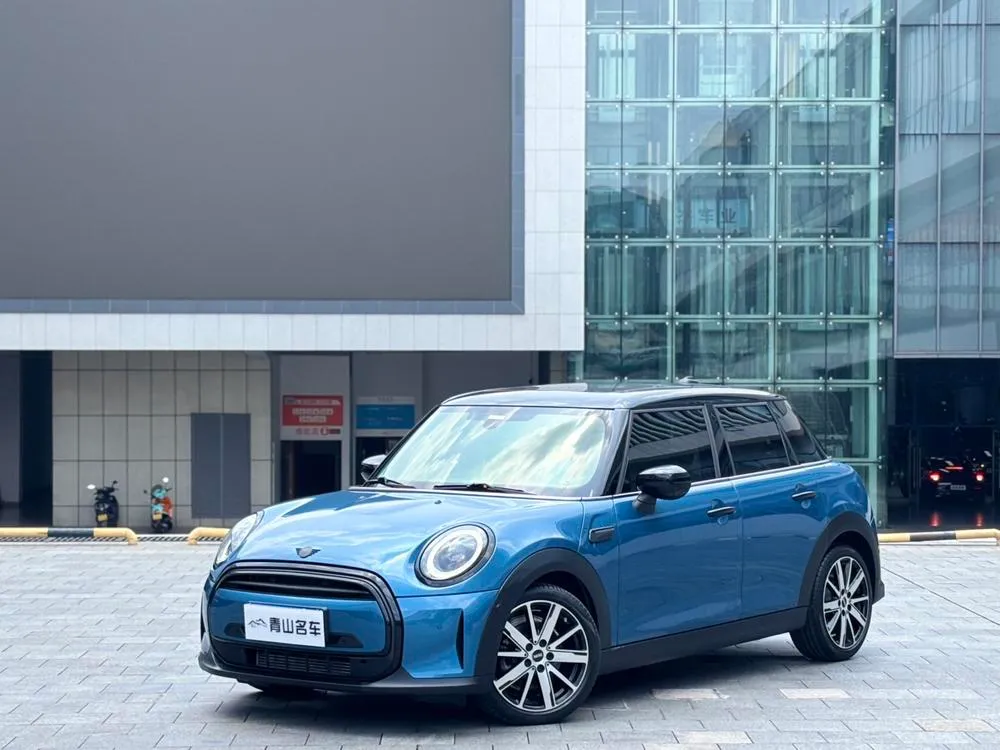 MINI MINI 1.5T COOPER Artist Edition, 2022 — фото 1