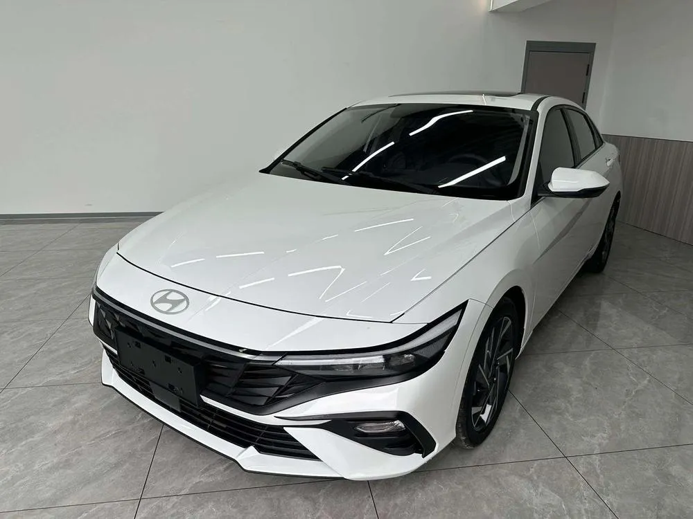 Hyundai Elantra, 2023