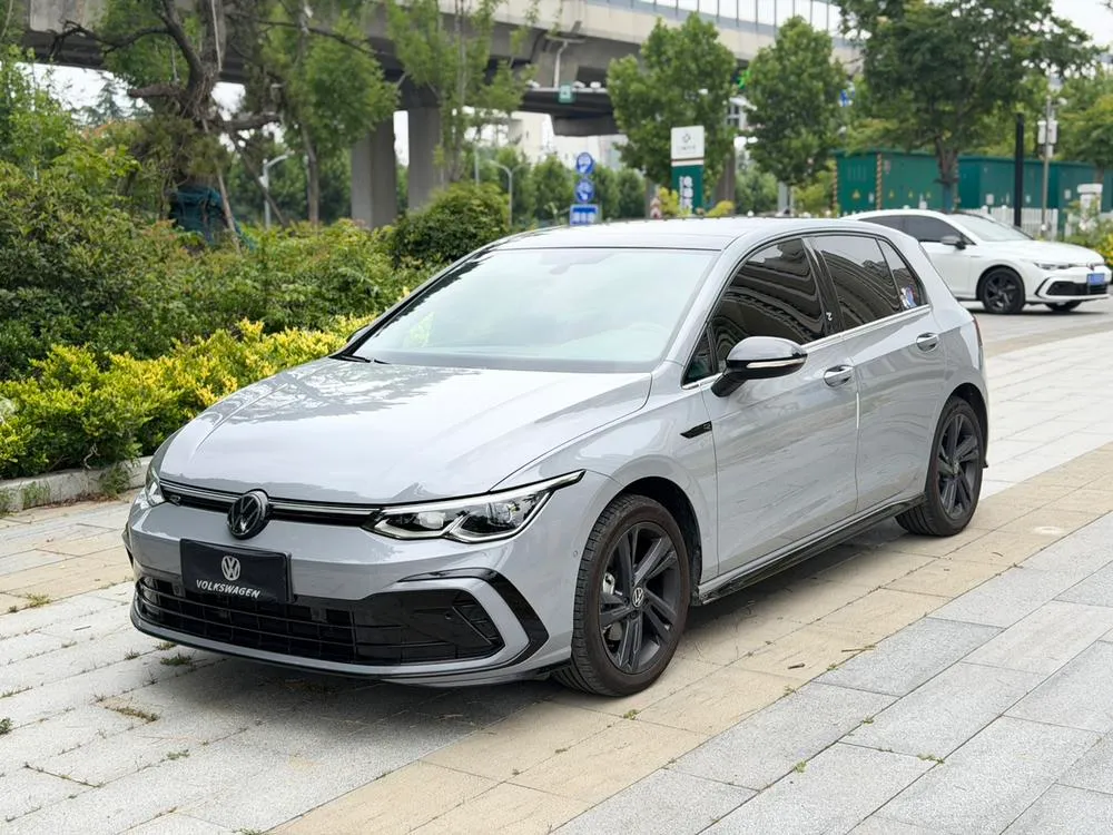 Volkswagen Golf, 2023