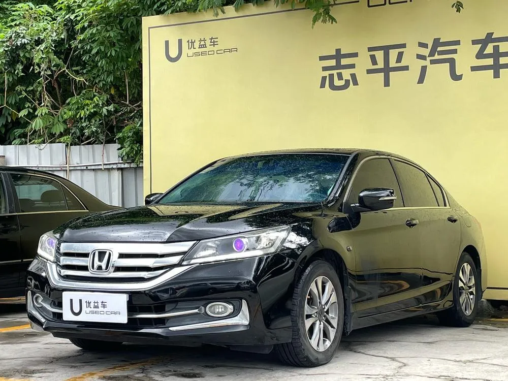 Honda Accord 2.0L LX Comfort Edition, 2015 — фото 1