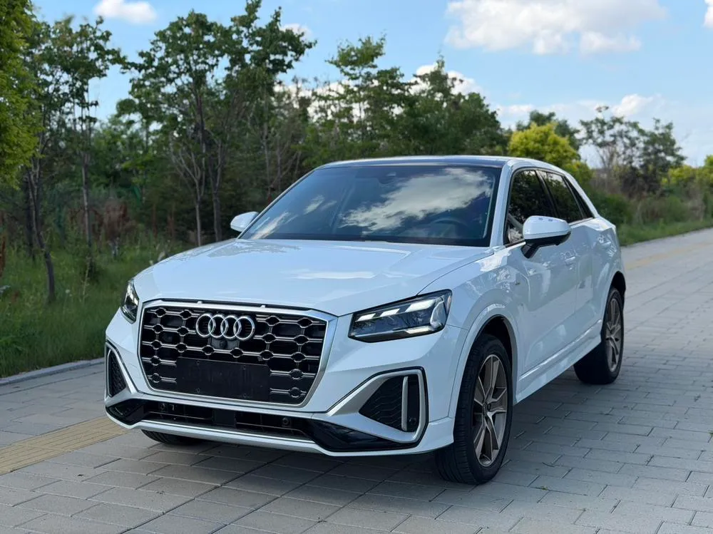 Audi Q2L, 2022