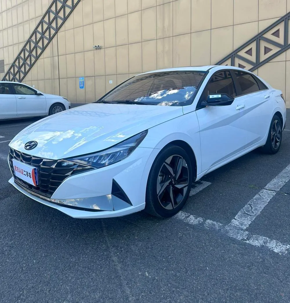 Hyundai Elantra, 2022
