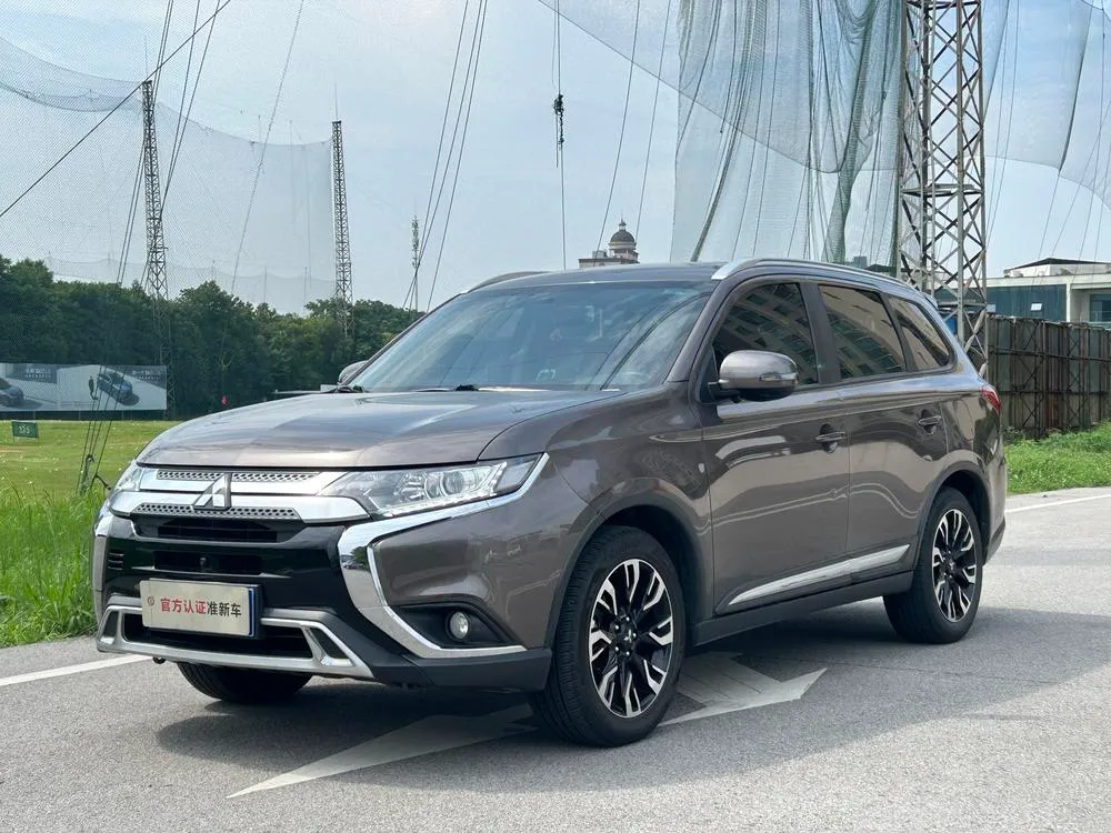 Mitsubishi Outlander 2.0L 2WD Smooth Edition 7 Seater, 2020 — фото 1