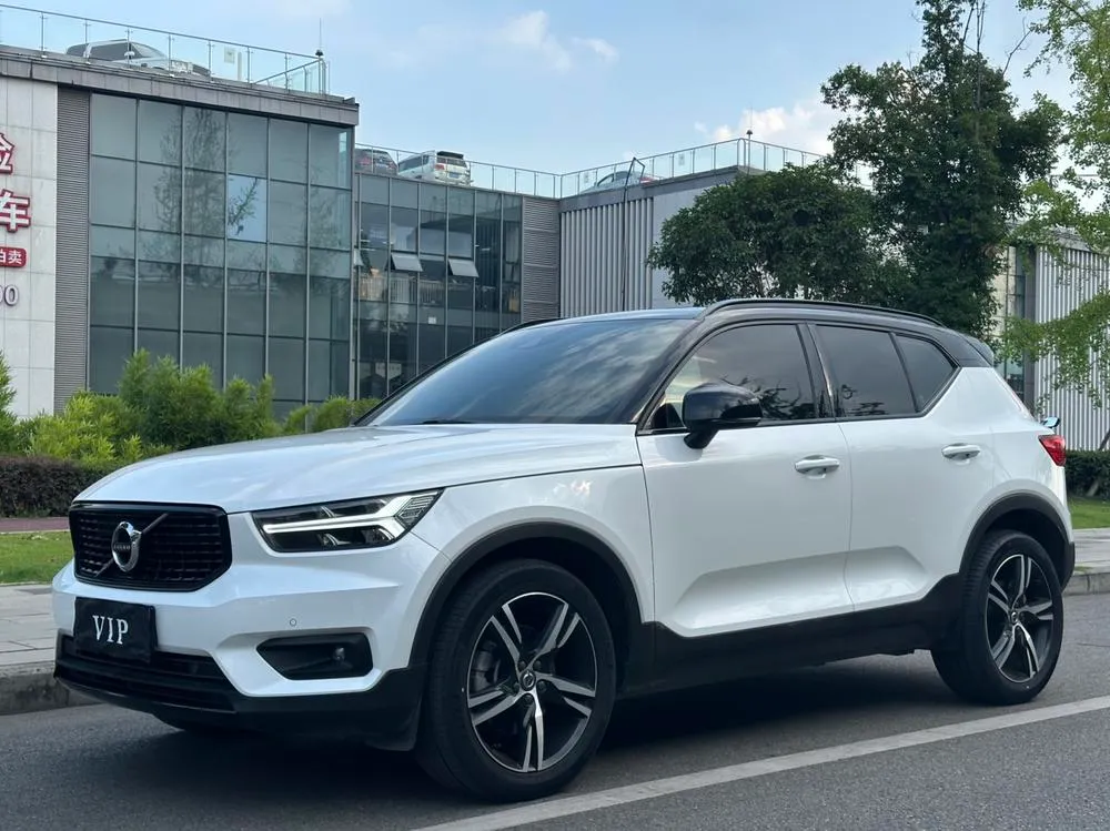 Volvo XC40 T4 4WD Sport Edition, 2021 — фото 1