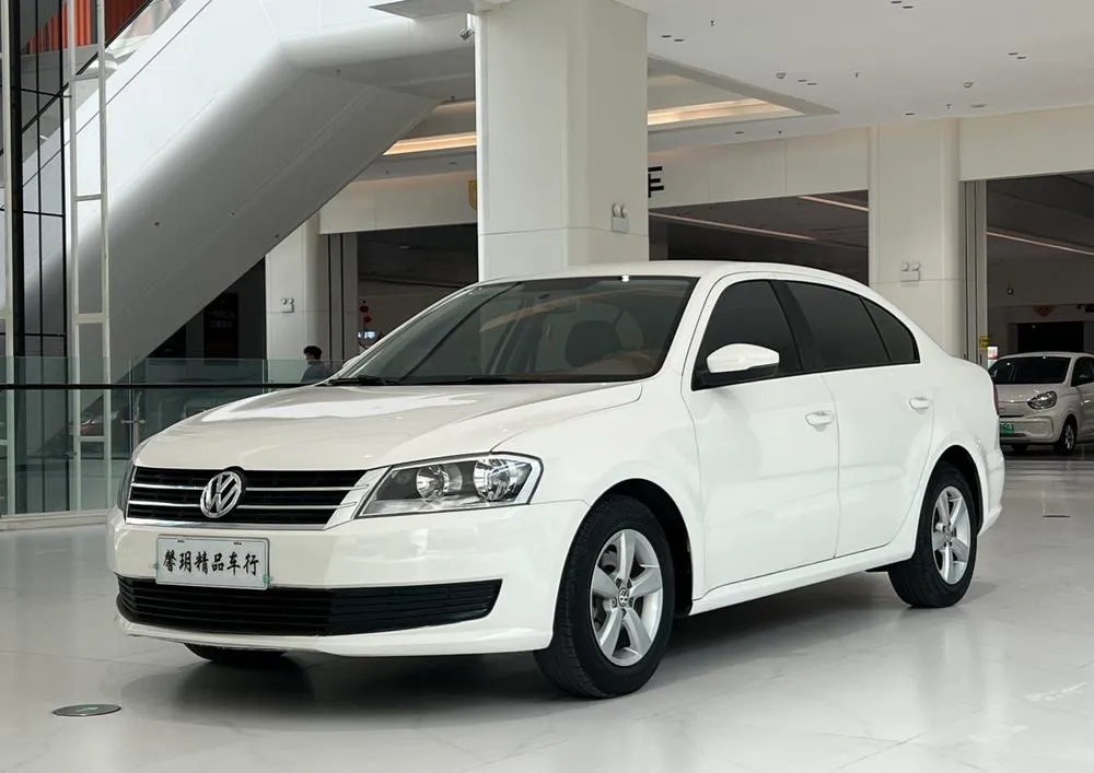 Volkswagen Lavida 1.6L Auto Style Edition, 2013 — фото 1
