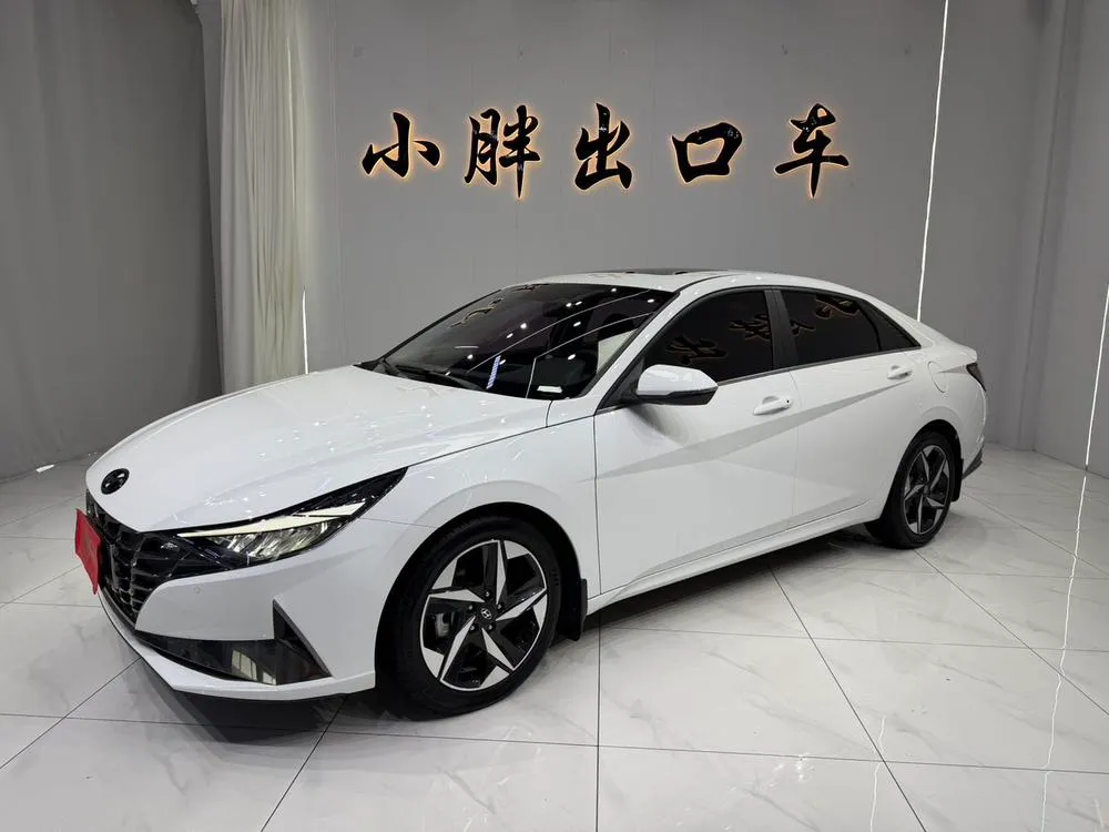Hyundai Elantra, 2022