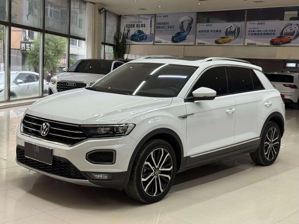 Volkswagen T-Roc 280TSI DSG 2WD PLUS, 2022 — фото 1