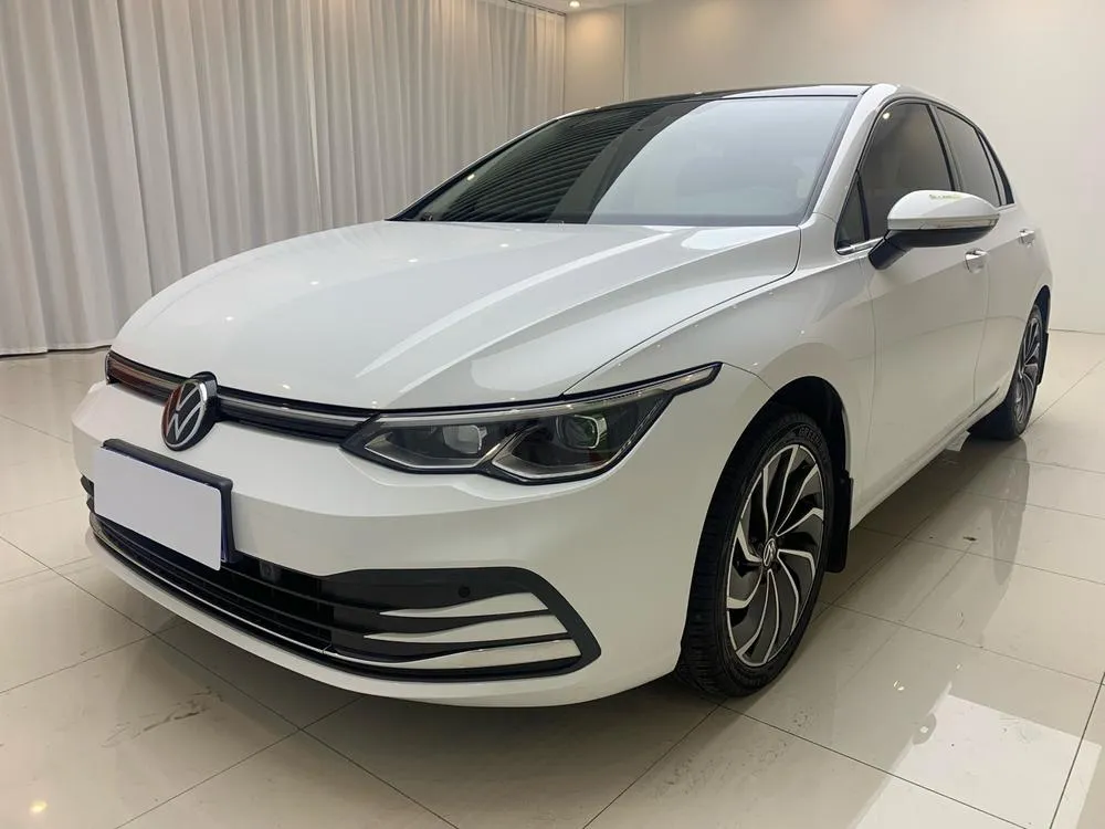 Volkswagen Golf, 2023