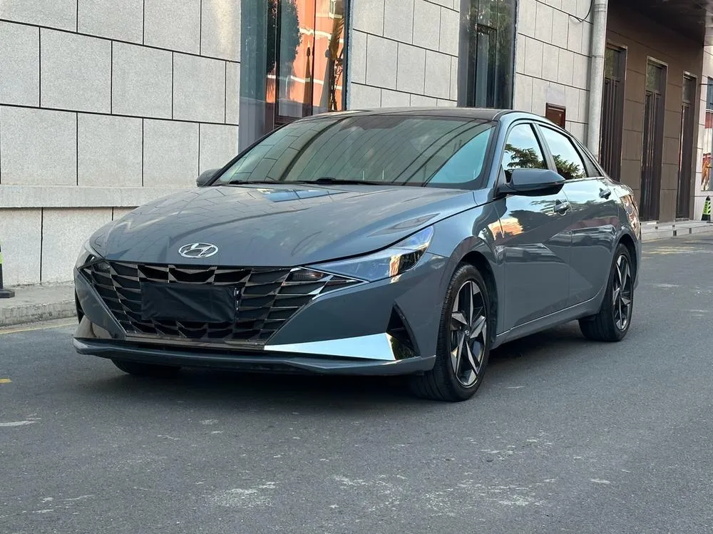 Hyundai Elantra, 2022
