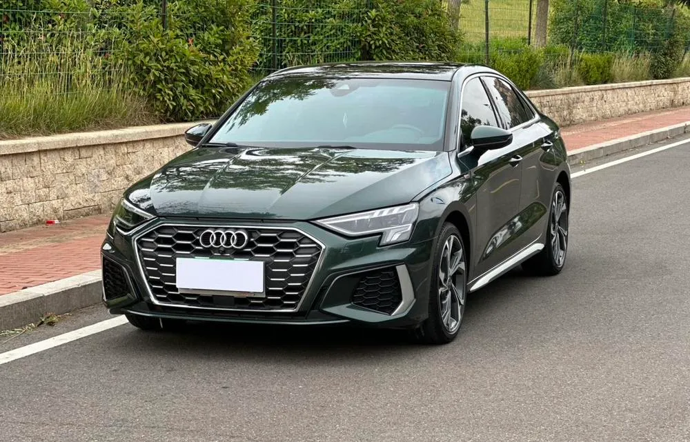 Audi A3 Facelift A3L Limousine 35 TFSI Luxury Sport Version, 2023 — фото 1